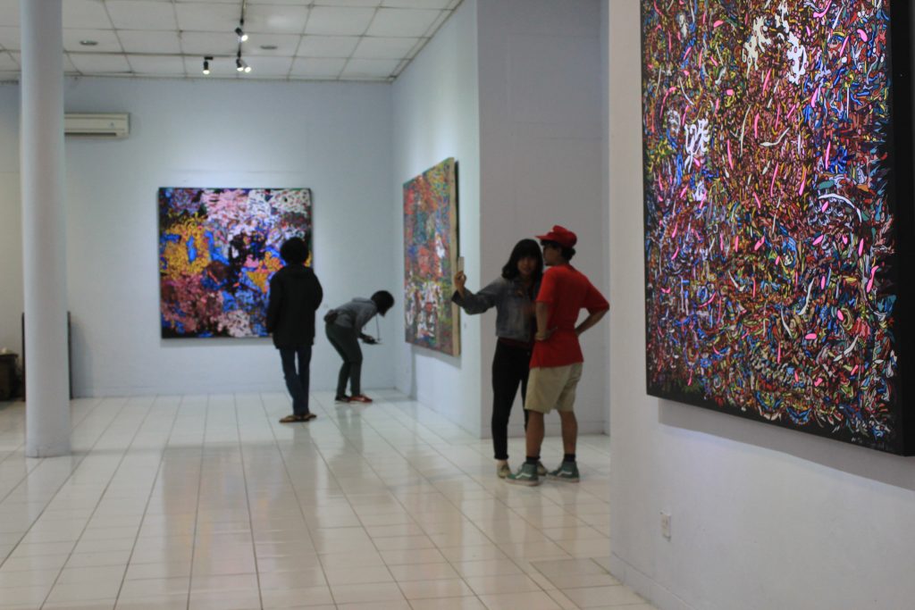 The World Around Me, Hal-Hal Kecil yang Menjadi Indah